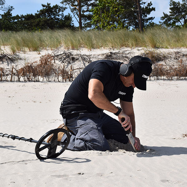 Crazy Detectors Sondeln am Strand mit dem Metalldetektor Rutus Alter 71