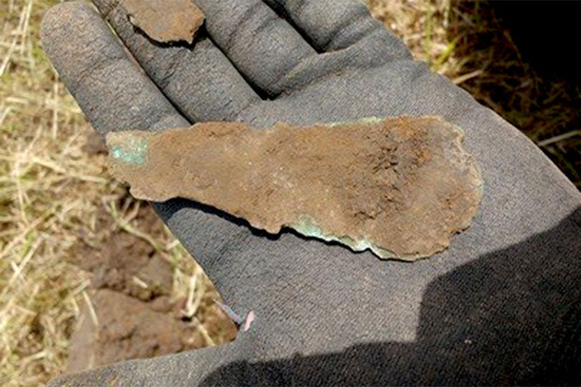 Sondelsüchtig Stefan findet Bronzedolch mit dem Metalldetektor
