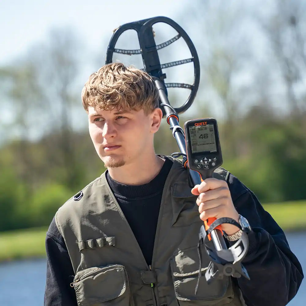 Quest S30 Multifrequenz-Metalldetektor